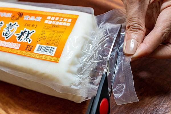 【宅配美食】曾家莊食品廠蘿蔔糕專賣店-傳承三代！超過６０年的老字號！過年必定大爆單的蘿蔔糕美食