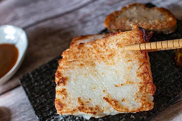 【宅配美食】曾家莊食品廠蘿蔔糕專賣店-傳承三代！超過６０年的老字號！過年必定大爆單的蘿蔔糕美食