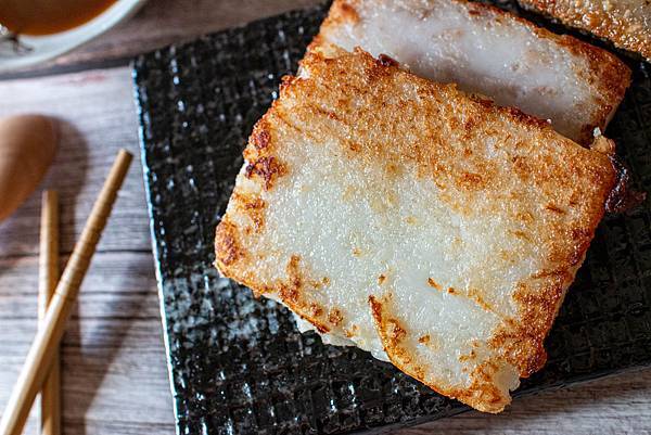 【宅配美食】曾家莊食品廠蘿蔔糕專賣店-傳承三代！超過６０年的老字號！過年必定大爆單的蘿蔔糕美食