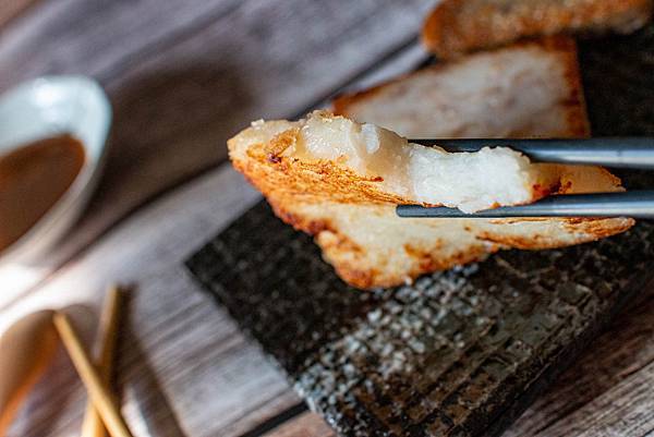 【宅配美食】曾家莊食品廠蘿蔔糕專賣店-傳承三代！超過６０年的老字號！過年必定大爆單的蘿蔔糕美食