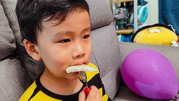 【宅配美食】曾家莊食品廠蘿蔔糕專賣店-傳承三代！超過６０年的老字號！過年必定大爆單的蘿蔔糕美食