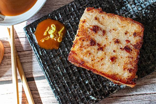 【宅配美食】曾家莊食品廠蘿蔔糕專賣店-傳承三代！超過６０年的老字號！過年必定大爆單的蘿蔔糕美食