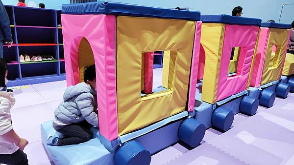 【台北室內親子景點】粉紅豬小妹玩樂日互動特展台北站-2022農曆春節過年出遊必玩的室內景點、親子展覽旅遊景點