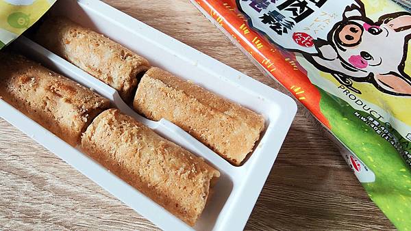 【年節禮盒必買伴手禮】味一食品豬肉鬆蛋捲與鮪魚鬆蛋捲-肉鬆界LV之稱的團購美食、小午茶小點