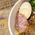【板橋美食】三年46班-每天只開三小時隱藏在市場裡的爆厚東坡肉便當店