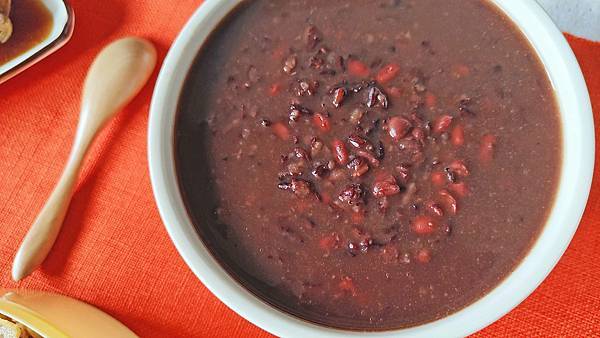 【宅配年菜】鮮綠生活失傳一甲子古典重現年菜8件組-不用2000元就能吃到美味的8人份8道年菜，CP值爆高!