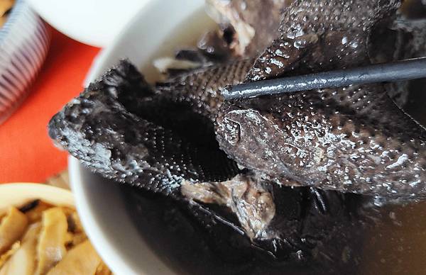 【宅配年菜】鮮綠生活失傳一甲子古典重現年菜8件組-不用2000元就能吃到美味的8人份8道年菜，CP值爆高!