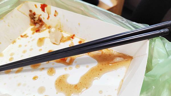 【板橋美食】豆干爸ㄟ臭豆腐%26;豆干媽ㄟ台泡菜-人潮幾乎不中斷,需等半小時以上才能吃到的餐車美食 【板橋美食】豆干爸ㄟ臭豆腐%26;豆干媽ㄟ台泡菜-人潮幾乎不中斷,需等半小時以上才能吃到的餐車美食