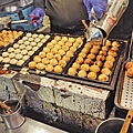 【板橋美食】元氣脆皮章魚燒-排隊人潮幾乎沒有停過的路邊攤美食