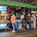 【板橋美食】元氣脆皮章魚燒-排隊人潮幾乎沒有停過的路邊攤美食