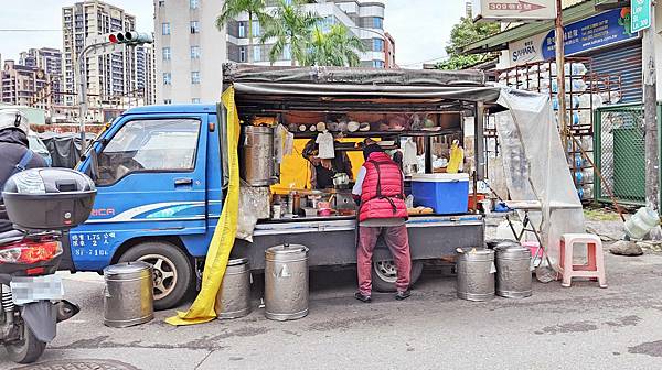 【中和美食】立德街無名餐車-沒有店名沒有招牌的超便宜銅板美食早餐店