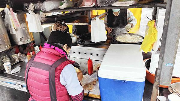 【中和美食】立德街無名餐車-沒有店名沒有招牌的超便宜銅板美食早餐店