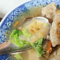【台北美食】中央市場滷肉飯-沒有店名沒有招牌，隱藏在市場裡的無名美食