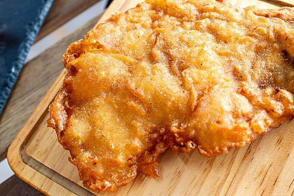 【三重美食】轉雞炸物專賣店-大塊又厚又多汁的美味雞排