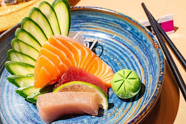 【台中美食】朝暮良辰婚宴會館-不到1000元+10%就能吃到鮑魚、龍蝦、魚翅的高CP值商業套餐