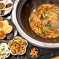 【高雄美食】小媳婦鐵鍋燉-全台第一家！東北特色鐵鍋燉美食