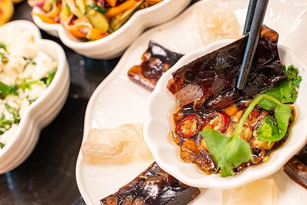 【高雄美食】小媳婦鐵鍋燉-全台第一家！東北特色鐵鍋燉美食