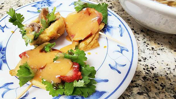 【宜蘭美食】正宗玉芬米粉羹-只賣二樣東西，就能賣超過二十年的老店