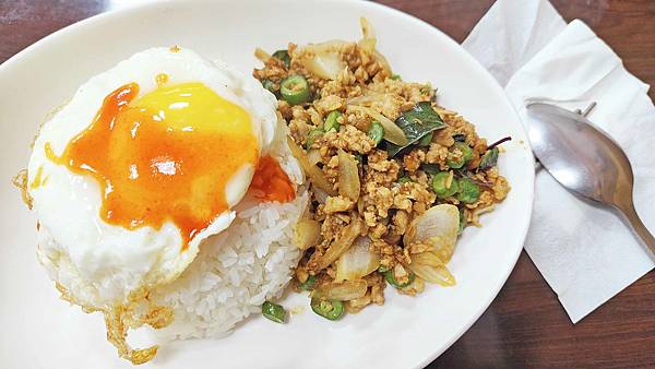 【板橋美食】泰樂泰國料理-不到100元就能吃到好吃又美味的泰式料理