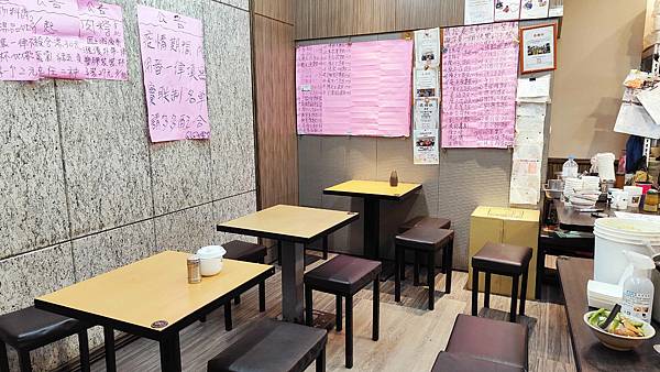 【板橋美食】QQ嫂-20元魯肉飯20元貢丸湯，絕無僅有的銅板美食小吃店