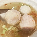 【板橋美食】QQ嫂-20元魯肉飯20元貢丸湯，絕無僅有的銅板美食小吃店