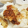 【板橋美食】QQ嫂-20元魯肉飯20元貢丸湯，絕無僅有的銅板美食小吃店