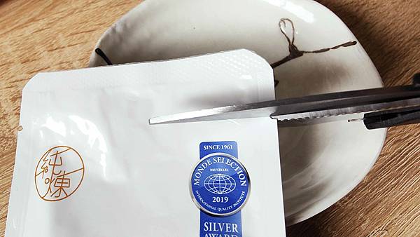 2022市售11家滴雞精大評比！11款滴雞精怎麼選？哪一款味道比較好喝？哪一款比較推薦？差別在哪邊？一次跟大家說！純煉滴雞精/田原香滴雞精(冷凍)/老協珍滴雞精/大成滴雞精(冷凍)/農純鄉滴雞精(冷凍)/桂格滴雞精/芳茲滴雞精/娘家滴雞精/享食尚滴雞精/白蘭氏滴雞精/金牌大師純煉原味滴雞精