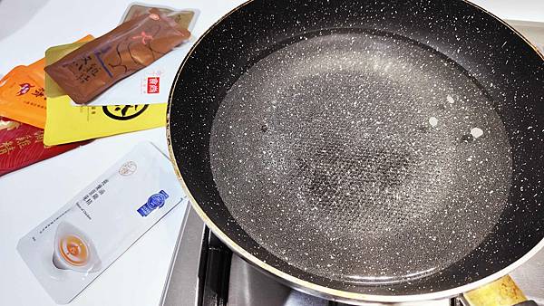 2022市售11家滴雞精大評比！11款滴雞精怎麼選？哪一款味道比較好喝？哪一款比較推薦？差別在哪邊？一次跟大家說！純煉滴雞精/田原香滴雞精(冷凍)/老協珍滴雞精/大成滴雞精(冷凍)/農純鄉滴雞精(冷凍)/桂格滴雞精/芳茲滴雞精/娘家滴雞精/享食尚滴雞精/白蘭氏滴雞精/金牌大師純煉原味滴雞精