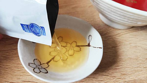 2022市售11家滴雞精大評比！11款滴雞精怎麼選？哪一款味道比較好喝？哪一款比較推薦？差別在哪邊？一次跟大家說！純煉滴雞精/田原香滴雞精(冷凍)/老協珍滴雞精/大成滴雞精(冷凍)/農純鄉滴雞精(冷凍)/桂格滴雞精/芳茲滴雞精/娘家滴雞精/享食尚滴雞精/白蘭氏滴雞精/金牌大師純煉原味滴雞精