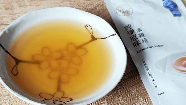 2022市售11家滴雞精大評比！11款滴雞精怎麼選？哪一款味道比較好喝？哪一款比較推薦？差別在哪邊？一次跟大家說！純煉滴雞精/田原香滴雞精(冷凍)/老協珍滴雞精/大成滴雞精(冷凍)/農純鄉滴雞精(冷凍)/桂格滴雞精/芳茲滴雞精/娘家滴雞精/享食尚滴雞精/白蘭氏滴雞精/金牌大師純煉原味滴雞精