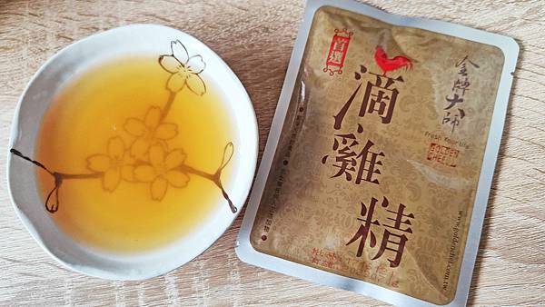 2022市售11家滴雞精大評比！11款滴雞精怎麼選？哪一款味道比較好喝？哪一款比較推薦？差別在哪邊？一次跟大家說！純煉滴雞精/田原香滴雞精(冷凍)/老協珍滴雞精/大成滴雞精(冷凍)/農純鄉滴雞精(冷凍)/桂格滴雞精/芳茲滴雞精/娘家滴雞精/享食尚滴雞精/白蘭氏滴雞精/金牌大師純煉原味滴雞精