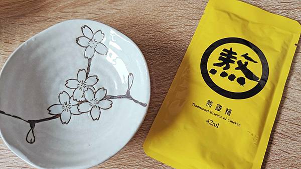 2022市售11家滴雞精大評比！11款滴雞精怎麼選？哪一款味道比較好喝？哪一款比較推薦？差別在哪邊？一次跟大家說！純煉滴雞精/田原香滴雞精(冷凍)/老協珍滴雞精/大成滴雞精(冷凍)/農純鄉滴雞精(冷凍)/桂格滴雞精/芳茲滴雞精/娘家滴雞精/享食尚滴雞精/白蘭氏滴雞精/金牌大師純煉原味滴雞精