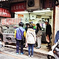 【板橋美食】無名魯肉飯 雞魯飯-配菜給超大爆量！用餐時間超多人潮小吃店～！