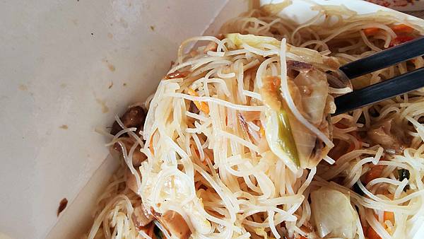 【中和美食】肉羹大腸麵線餐車-只有中午才會出現的美味餐車小吃店