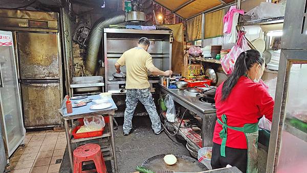 【板橋美食】味難忘炒飯炒麵-好吃又美味的炒飯小吃店！過年照常營業