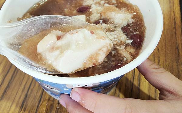 阿嬤ㄟ豆花-鶯歌老街裡,假日大排長龍的超人氣豆花店 阿嬤ㄟ豆花-鶯歌老街裡,假日大排長龍的超人氣豆花店