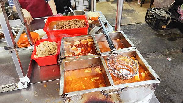 【中和美食】汕頭麵-每天只開3小時!爆人氣排隊無名小吃店