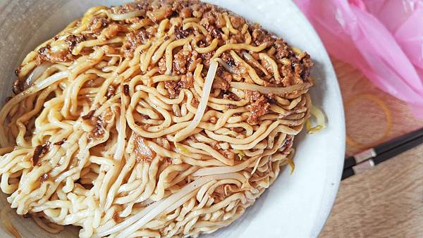 【中和美食】汕頭麵-每天只開3小時!爆人氣排隊無名小吃店