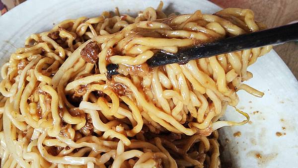 【中和美食】汕頭麵-每天只開3小時!爆人氣排隊無名小吃店