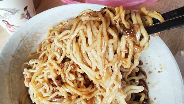 【中和美食】汕頭麵-每天只開3小時!爆人氣排隊無名小吃店 【中和美食】汕頭麵-每天只開3小時!爆人氣排隊無名小吃店