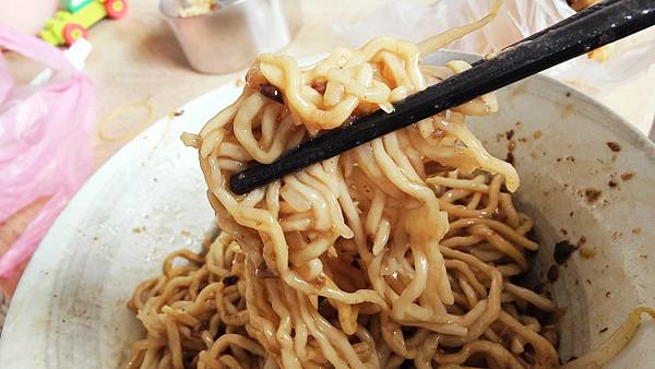 【中和美食】汕頭麵-每天只開3小時!爆人氣排隊無名小吃店 【中和美食】汕頭麵-每天只開3小時!爆人氣排隊無名小吃店