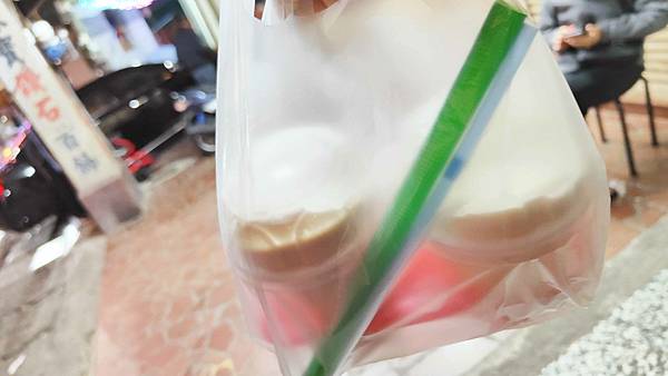 【南投美食】楊家珍珠奶茶-一開店就要等2小時以上的爆人氣飲料店