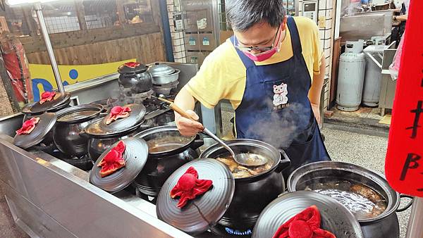 【板橋美食】葉家藥燉排骨-超強實力!不論是魯肉飯還是藥燉排骨味道都是一絕! 【板橋美食】葉家藥燉排骨-超強實力!不論是魯肉飯還是藥燉排骨味道都是一絕!