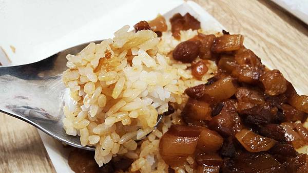 【板橋美食】葉家藥燉排骨-超強實力!不論是魯肉飯還是藥燉排骨味道都是一絕! 【板橋美食】葉家藥燉排骨-超強實力!不論是魯肉飯還是藥燉排骨味道都是一絕!