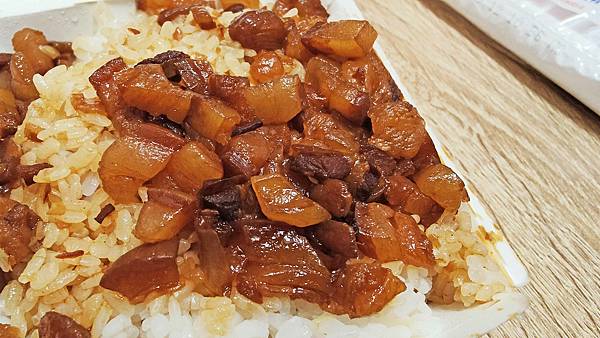 【板橋美食】葉家藥燉排骨-超強實力!不論是魯肉飯還是藥燉排骨味道都是一絕! 【板橋美食】葉家藥燉排骨-超強實力!不論是魯肉飯還是藥燉排骨味道都是一絕!