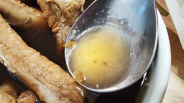 【板橋美食】葉家藥燉排骨-超強實力!不論是魯肉飯還是藥燉排骨味道都是一絕! 【板橋美食】葉家藥燉排骨-超強實力!不論是魯肉飯還是藥燉排骨味道都是一絕!