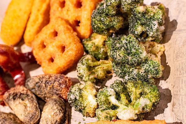 【台北美食】炸去啃 職人炸物 台北信義A11店-信義區百貨公司裡超平價雞排店 【台北美食】炸去啃 職人炸物 台北信義A11店-信義區百貨公司裡超平價雞排店