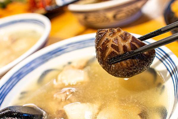 【台北美食】炸去啃 職人炸物 台北信義A11店-信義區百貨公司裡超平價雞排店 【台北美食】炸去啃 職人炸物 台北信義A11店-信義區百貨公司裡超平價雞排店