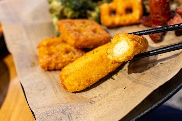 【台北美食】炸去啃 職人炸物 台北信義A11店-信義區百貨公司裡超平價雞排店 【台北美食】炸去啃 職人炸物 台北信義A11店-信義區百貨公司裡超平價雞排店