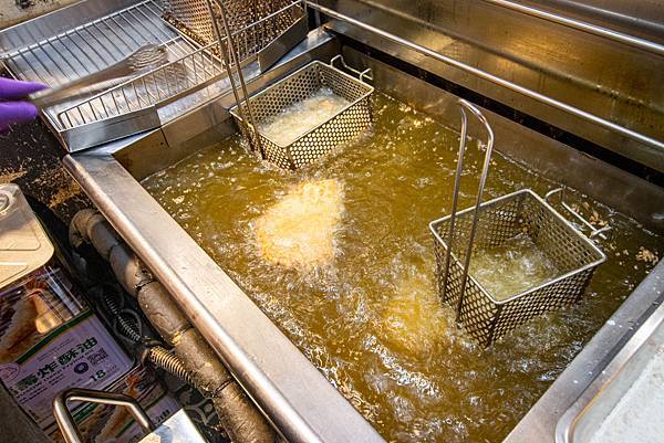 【台北美食】炸去啃 職人炸物 台北信義A11店-信義區百貨公司裡超平價雞排店 【台北美食】炸去啃 職人炸物 台北信義A11店-信義區百貨公司裡超平價雞排店